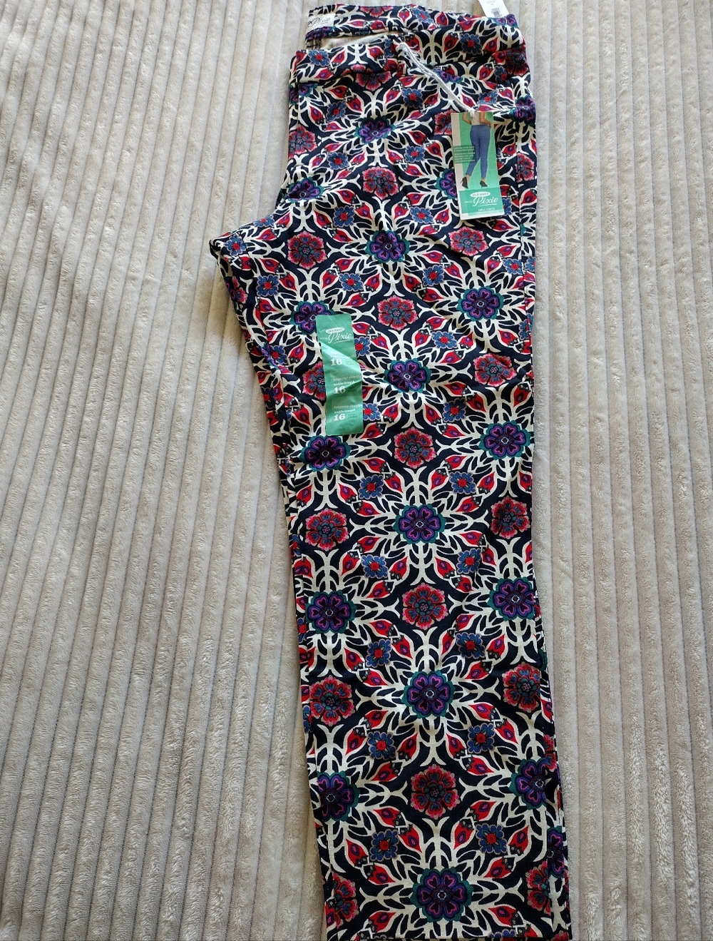 Old Navy Navy Multi Floral Pixie Ankle Pants